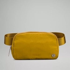 Lululemon Everywhere Belt Bag